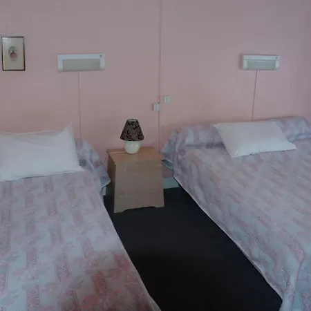 Le Commerce Hotel 2*
